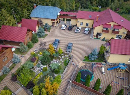 Готель Лісова Казка